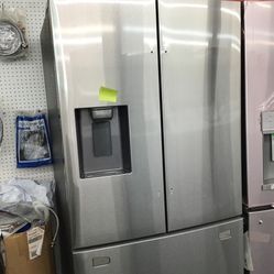 New Scratch And Dent Samsung 27 Cu Ft Stainless Steel French Door Fridge. 1 Year Warranty 