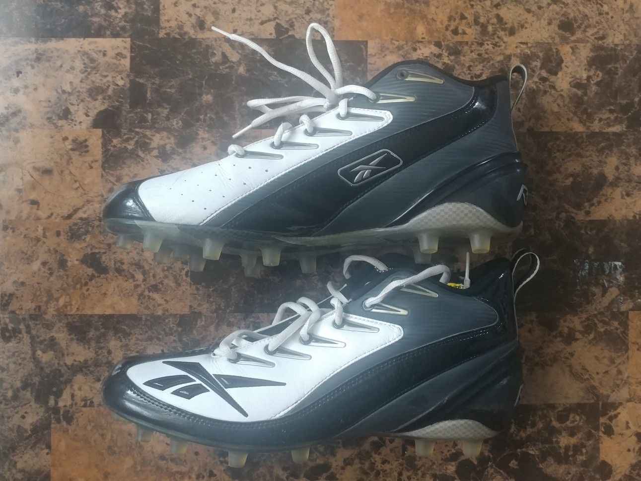 REEBOK MEN'S NFL 4 SPEED III MID FOOTBALL CLEATS SIZE:12