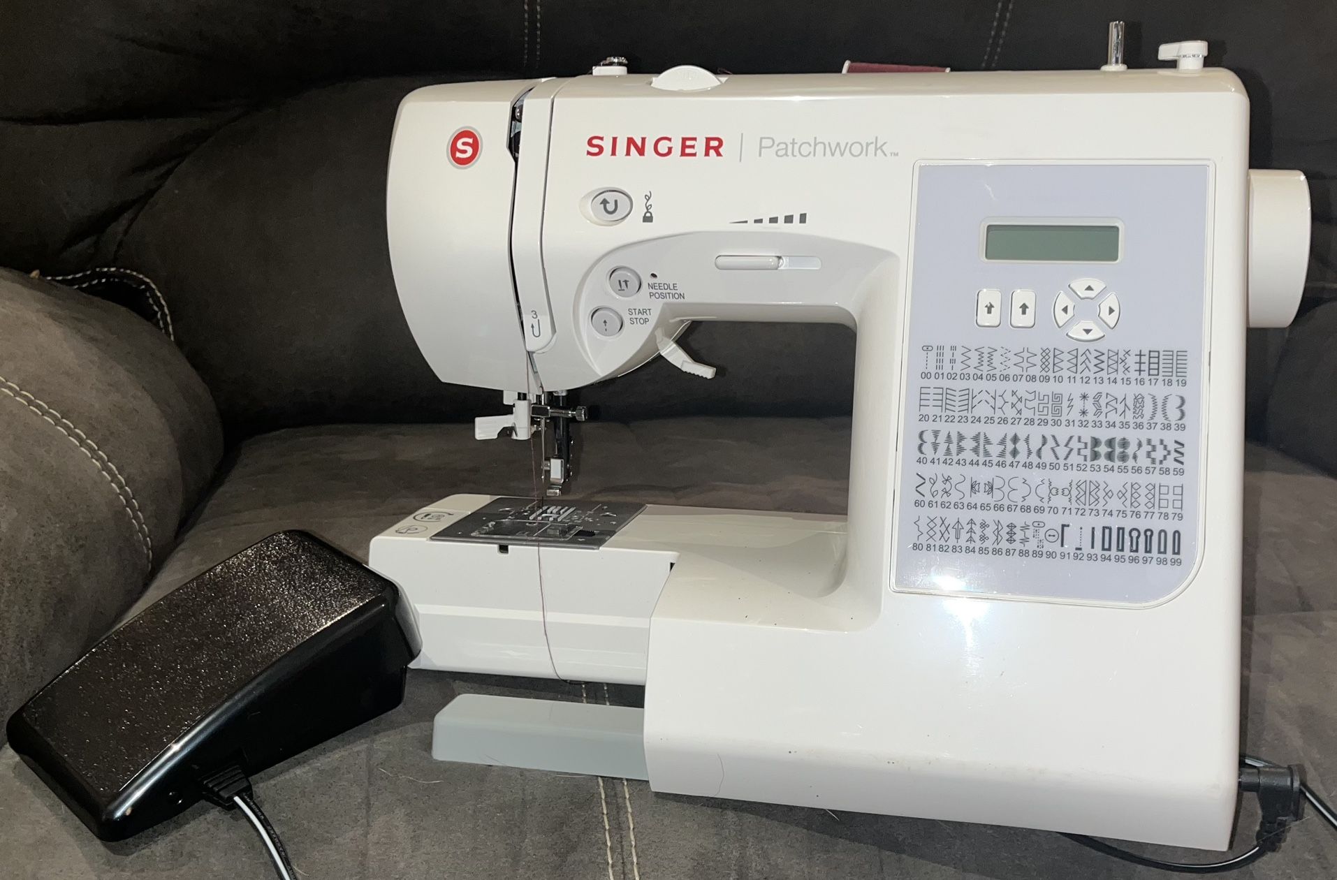 Singer Patchwork Sewing Machine + Rolling Storage Tote + Carry Toolbox Bundle