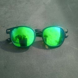 Vulk Nicola Sunglasses Mblk/S10 Lenses Polarized, Lightweight 