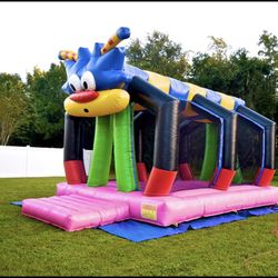 Bounce house 