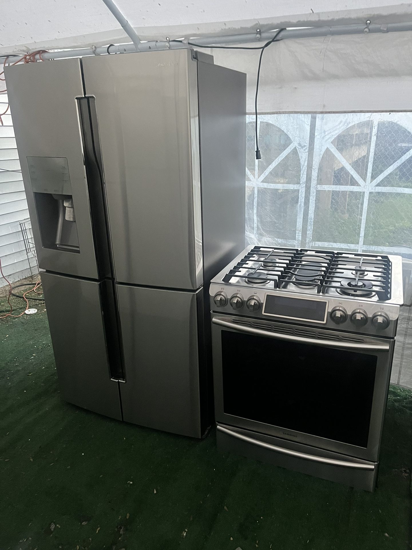 Refrigerador Samsung 4 Puertas Y Estufa Samsung 5 Quemadores De Gas