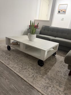 White Wood Pallet Coffee Table on Wheels $175OBO