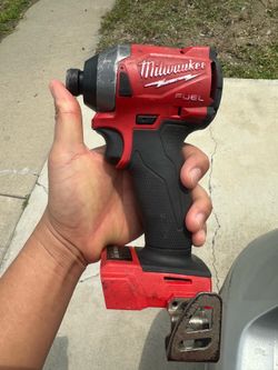 Milwaukee m18 fuel 1/4 hex impact