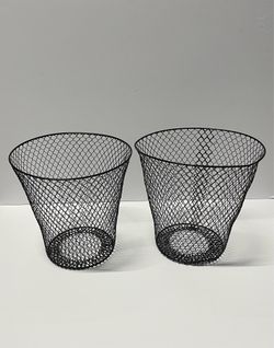 2 Wire Mesh Waste Baskets