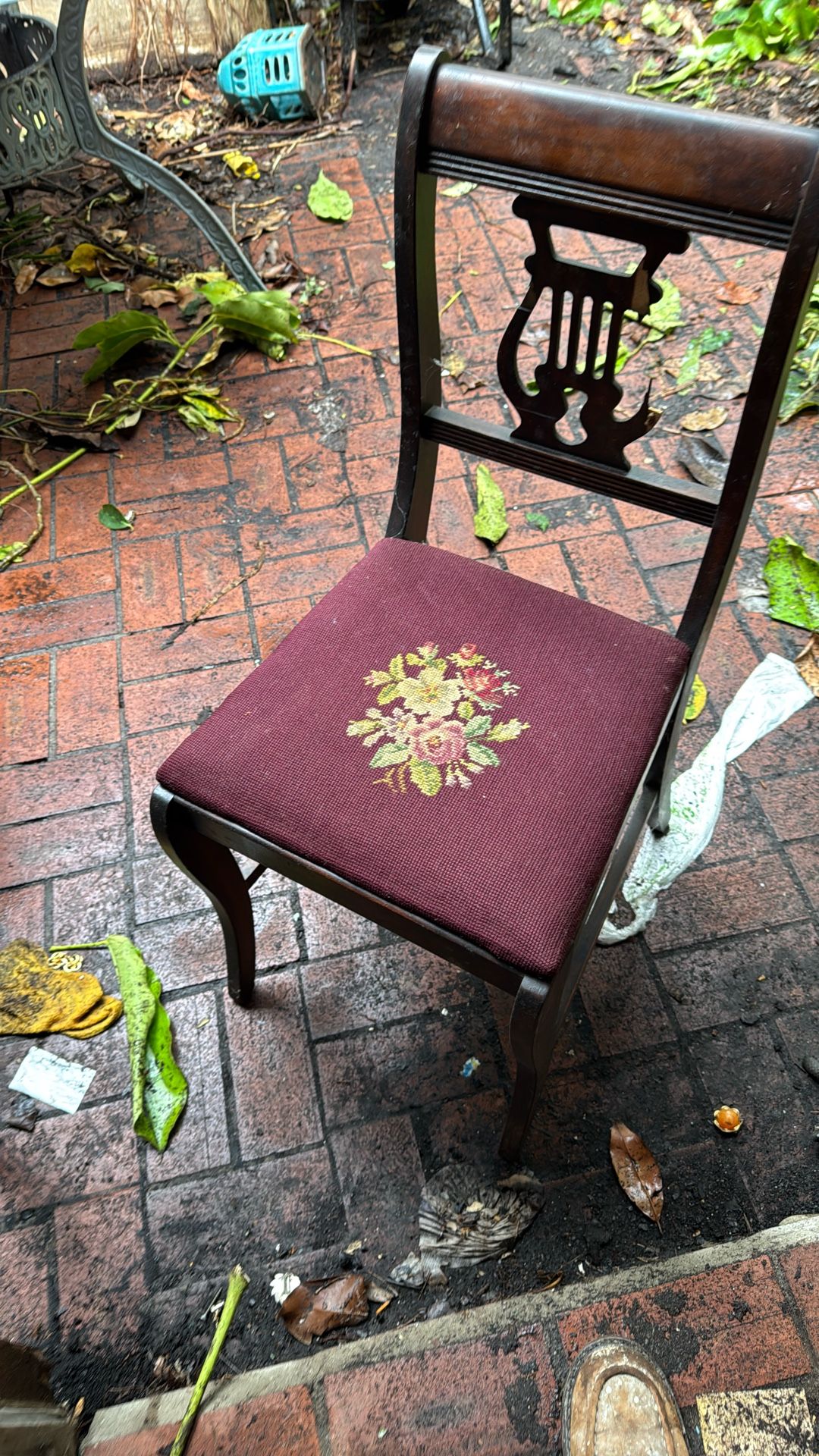 Vintage Table & 4 Chairs