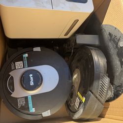 2 shark robot vacums