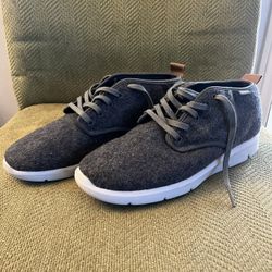Vans Chukka Ultracush Very Light Shoes - sz 9 - $50 OBO