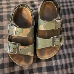Milano Kids Camouflage Birkenstocks Size 28 Us Size (10-10.5)