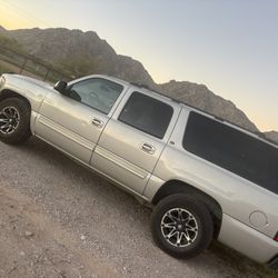 2004 Chevrolet Suburban