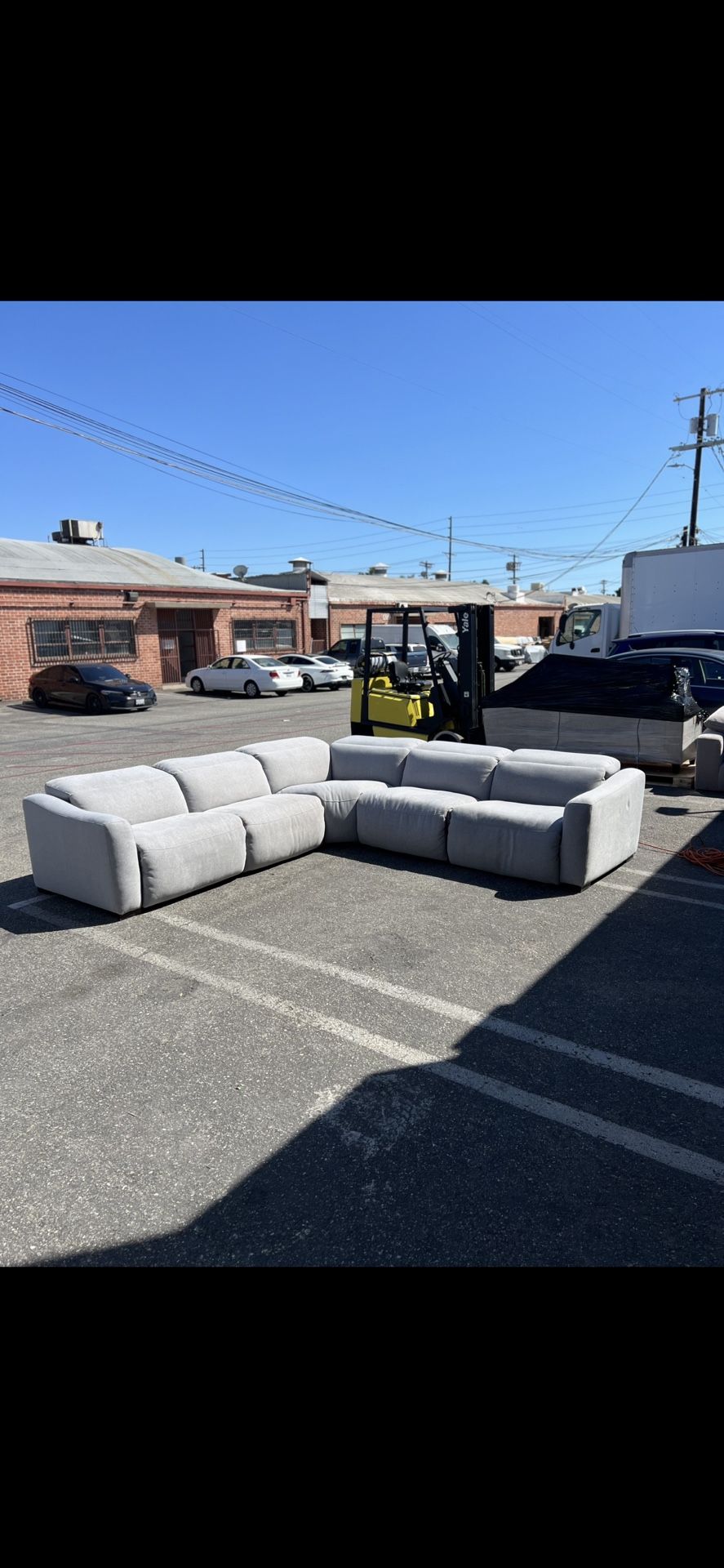 Finson 5-piece Power Reclining Fabric Sectional with 3 Power Headrests from COSTCO