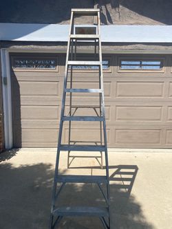 8 ft Aluminum Ladder