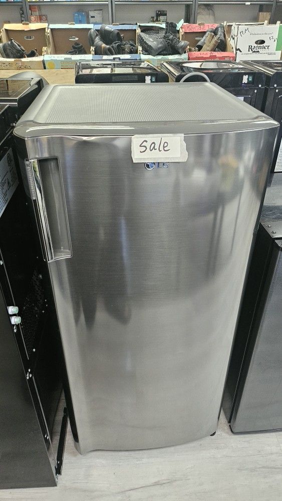 LG Freezer L21X W20.5 X H44 Inch