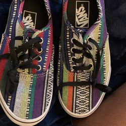 Vans Boys Sz 3.5….girls Sz 5 Big Kids