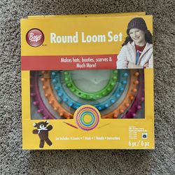 Loom Knitting And Yarn