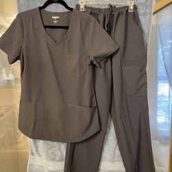 WOMENS SCRUBS