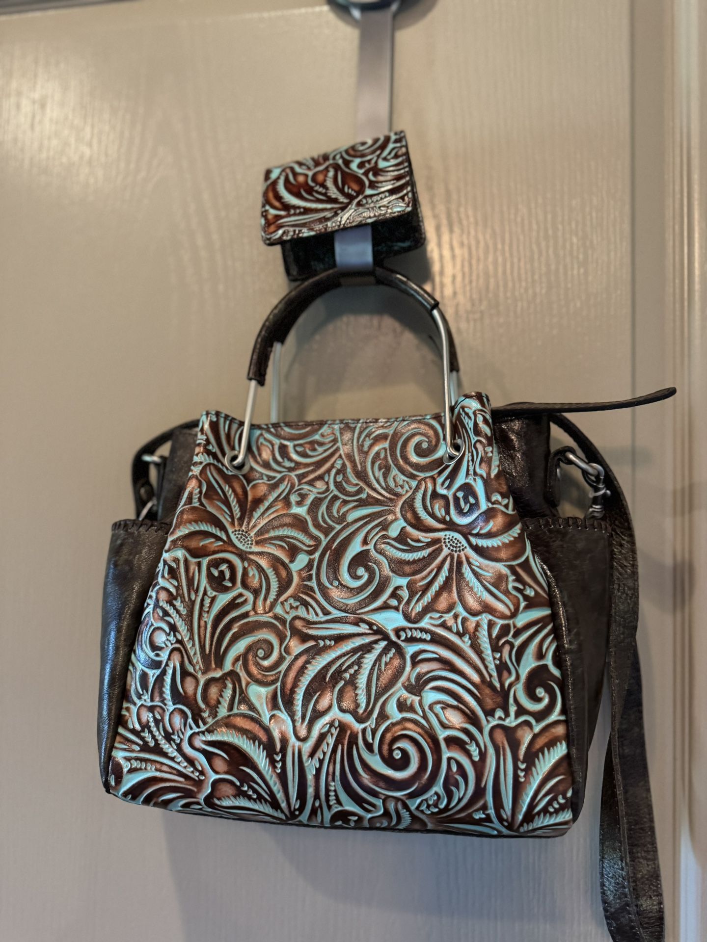 Patricia Nash Bag With Small Wallet