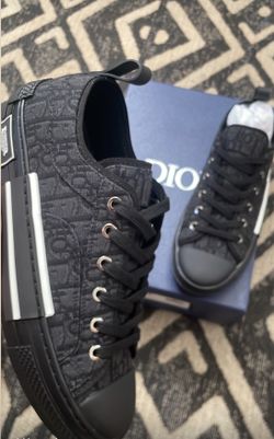 Dior B23