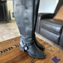 Brand New Black Leather UGG Boots – Size 6
