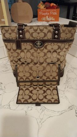 Vintage Coach Hampton F13973  Jacquard  canvas/Leather  purse with wallet+checkbook  cover