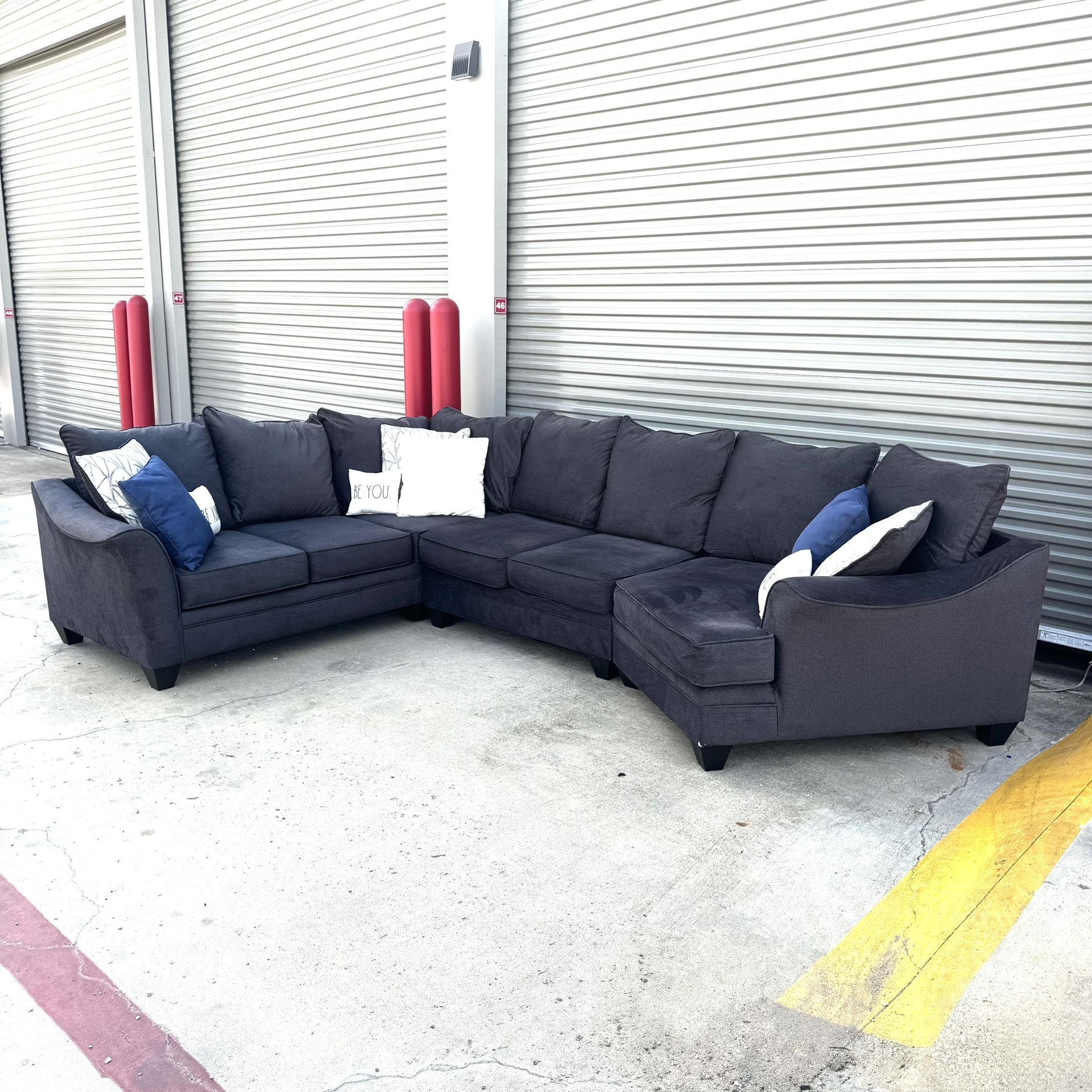 HUGE XXL U-Sectional Sofa with Cuddler Chaise (SCRATCH AND DENT)