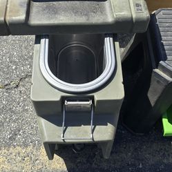 Military Dometic Cooler 2.5 gals