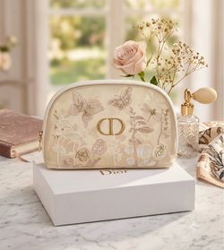 Makeup pouch Women gift regalos mujer new in box AMAZING AUTHENTIC