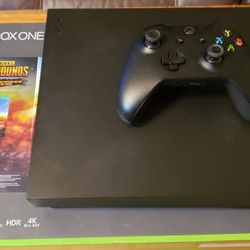 Xbox One X 1TB WITH Razer Mouse & Keyboard