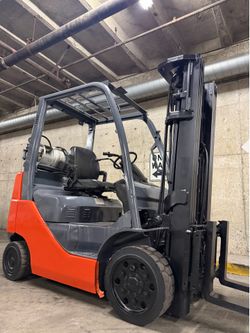 TOYOTA MODEL 8, latest model 4500 lb, 3 stage, side shift