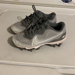 Baseball Cleats 2.5 Youth Kids 10 Bucks Must Pick Up 
