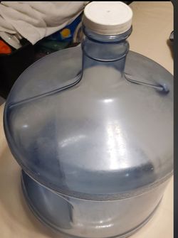 Brand  new  3 gallon water jug . ( never used ).
