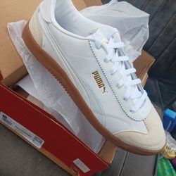 Brand New Mens Pumas Size 14 $25