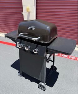 Dyna- glo 3 burner propane gas grill