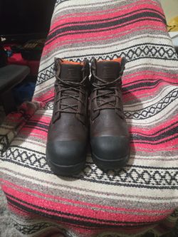 Work shoes