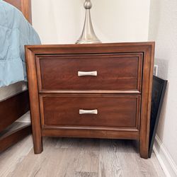 2 Mesas  de noche madera caoba