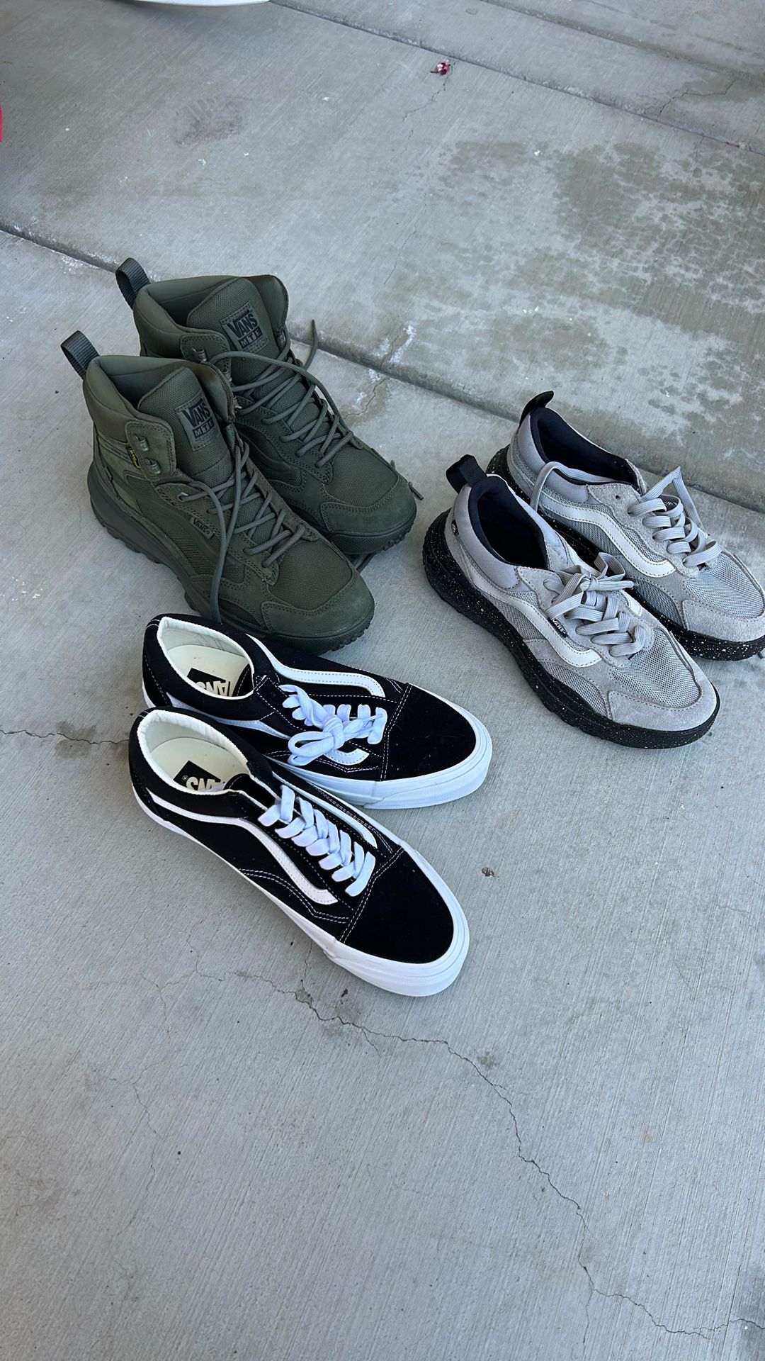 3 Pairs Of Vans MTE, Ultrarange Shoes - Mens 9 Womens 10.5