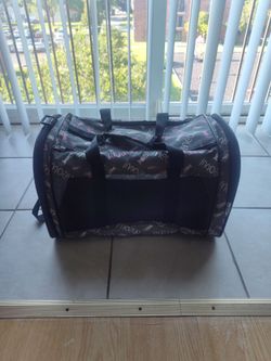 Whisker City Soft-Sided Cat / Small Dog Travel Carrier (19")