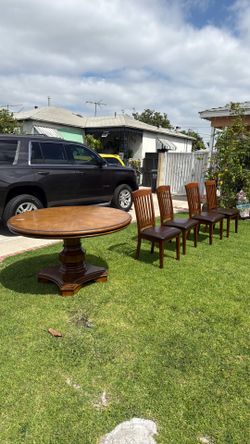 FREE-Dining table with 4 chairs. Pick up only.