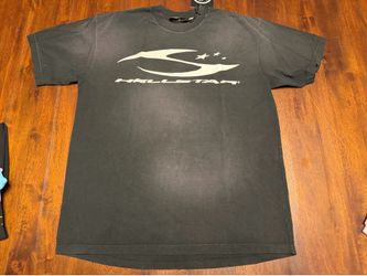Hellstar 🔥 tee  (Sz Medium, with NFC Tag)
