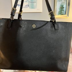 TORY BURCH BLACK SAFFIANO  LEATHER TOTE 