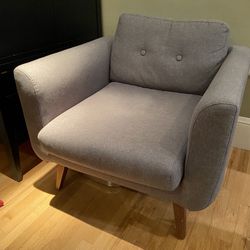 Comfortable Wide Tufted Arm Chair
