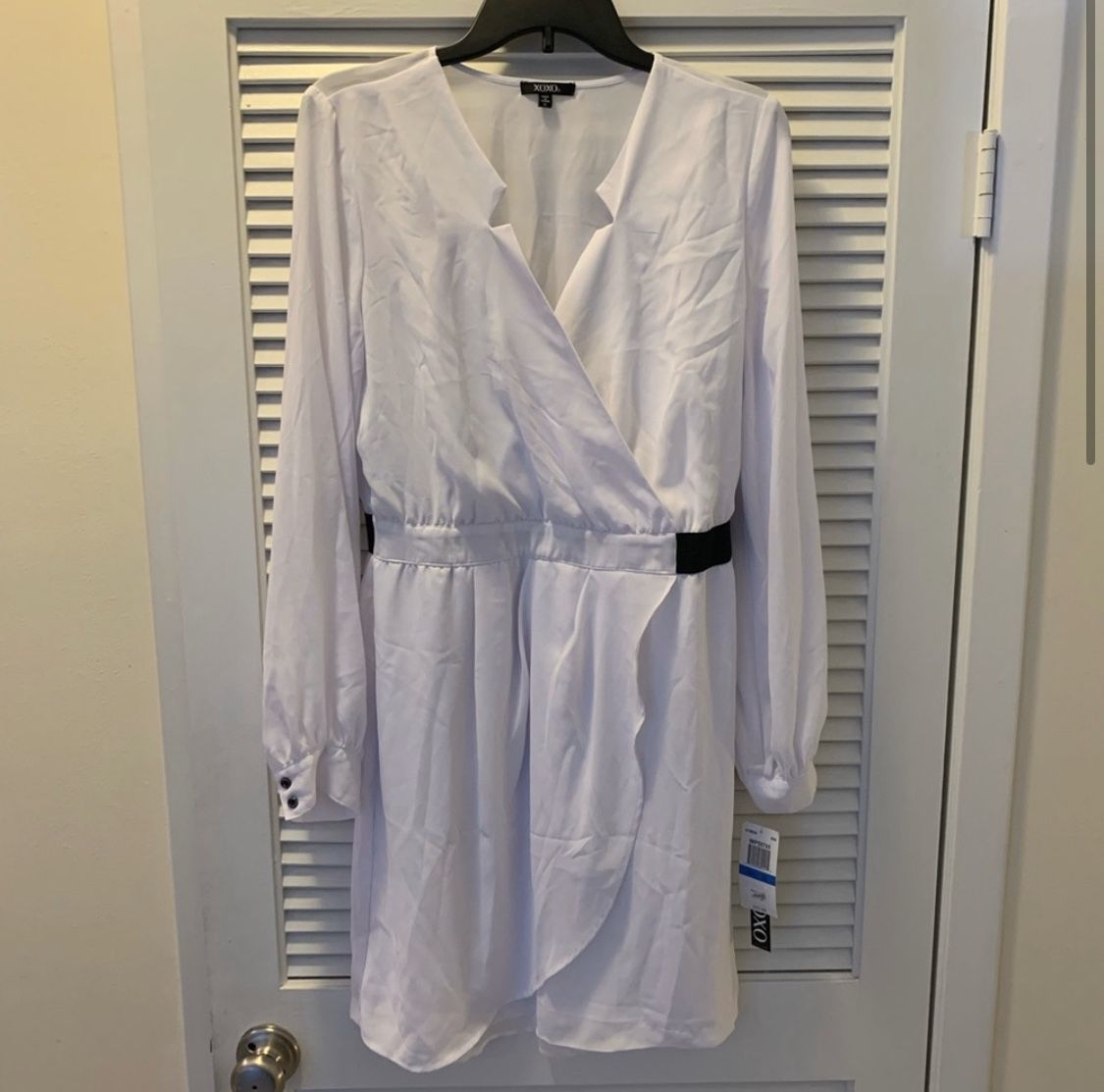 NWT XOXO White Chiffon Longsleeve Dress