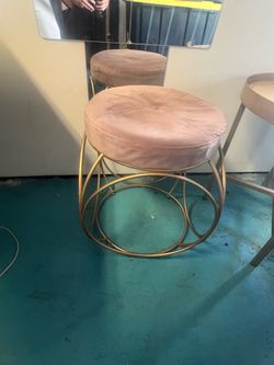 20” Height - Blush Velvet Round Ottoman / Vanity Stool – Gold Base