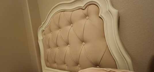 Twin Girl Bed And Dresser