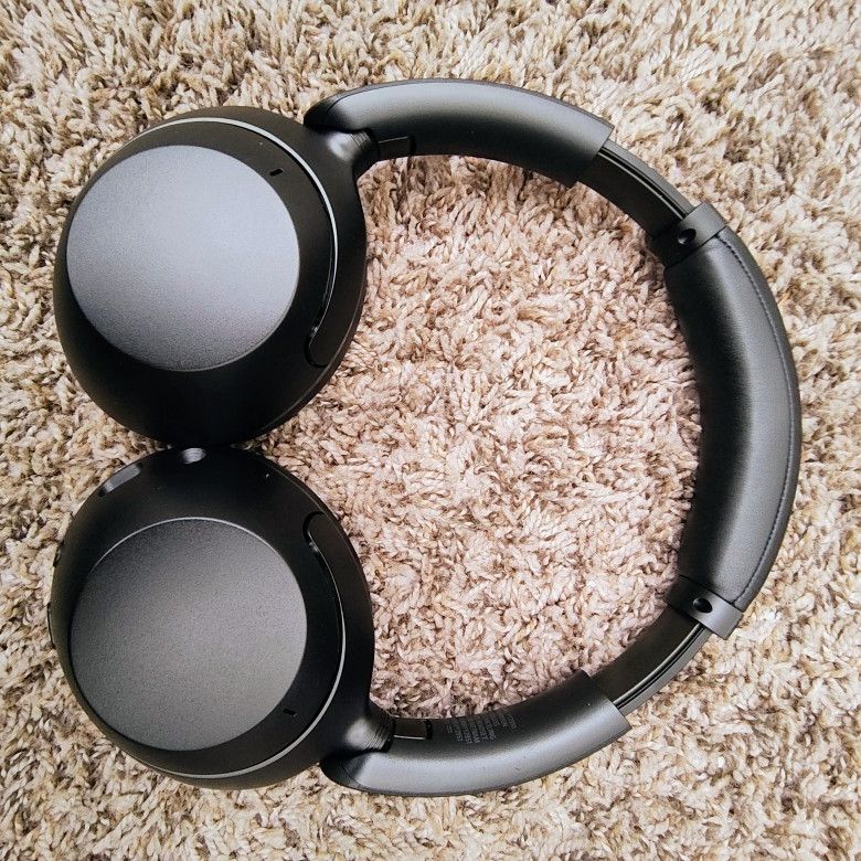 Sony noise Cancelling Headphones 