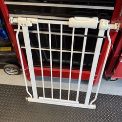 Narrow Door Pet/Baby Gate