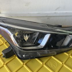 2021 NISSAN VERSA RH HEADLIGHT 