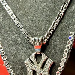 Blinged Out NY Pendant & Cuban Link Chain.. 