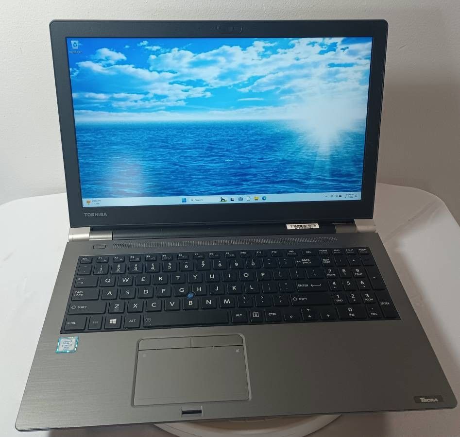 Toshiba Core i7 256GB SSD 16GB Ram Windows 11 Pro

