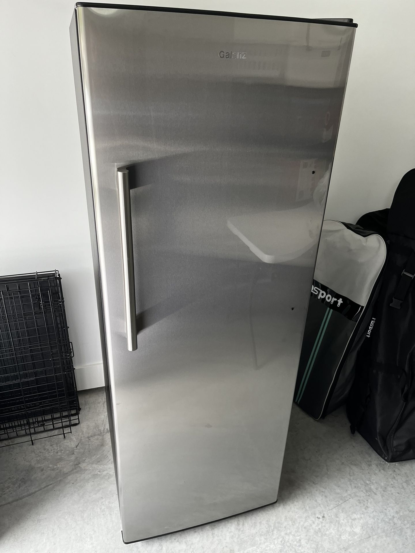 Garage-Ready 11 Cu. Ft. Fridge/Freezer